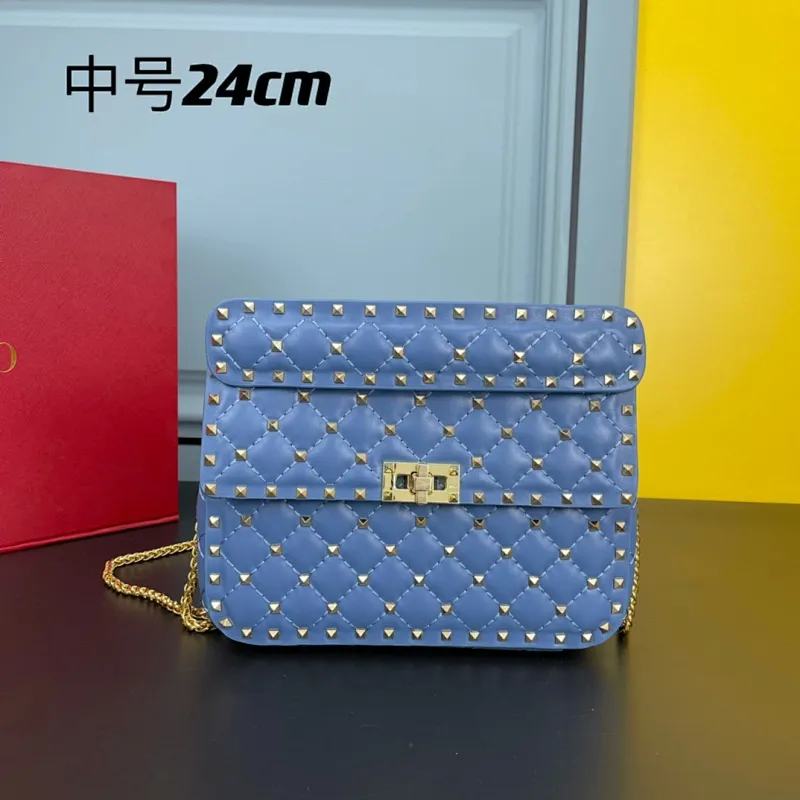 All categories Official website "Brand Women's Bags" Women's Bags 💙 Valentino 2022 Official New Valentino Sheepskin Crossbody Bag Wholesale 58002600 High Quality Size: 24-16-8CM