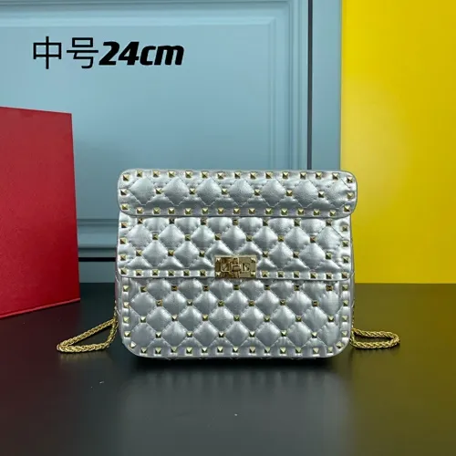 All categories Official website "Brand Women's Bags" Women's Bags 💙 Valentino 2022 Official New Valentino Sheepskin Crossbody Bag Wholesale 58002600 High Quality Size: 24-16-8CM
