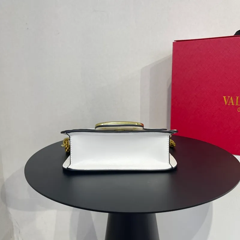All categories Official website "Brand Women's Bags" Women's Bags 💙 Valentino 2022 Official New Valentino Crossbody Bag Wholesale 58001400 High Quality Size: 20-12-7CM