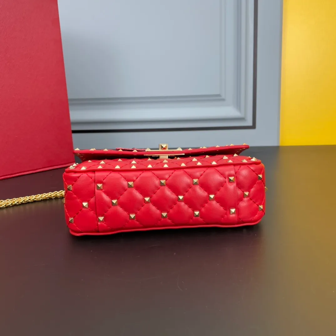 All categories Official website "Brand Women's Bags" Women's Bags 💙 Valentino 2022 Official New Valentino Sheepskin Crossbody Bag Wholesale 58002300 High Quality Size: 20-12-5CM