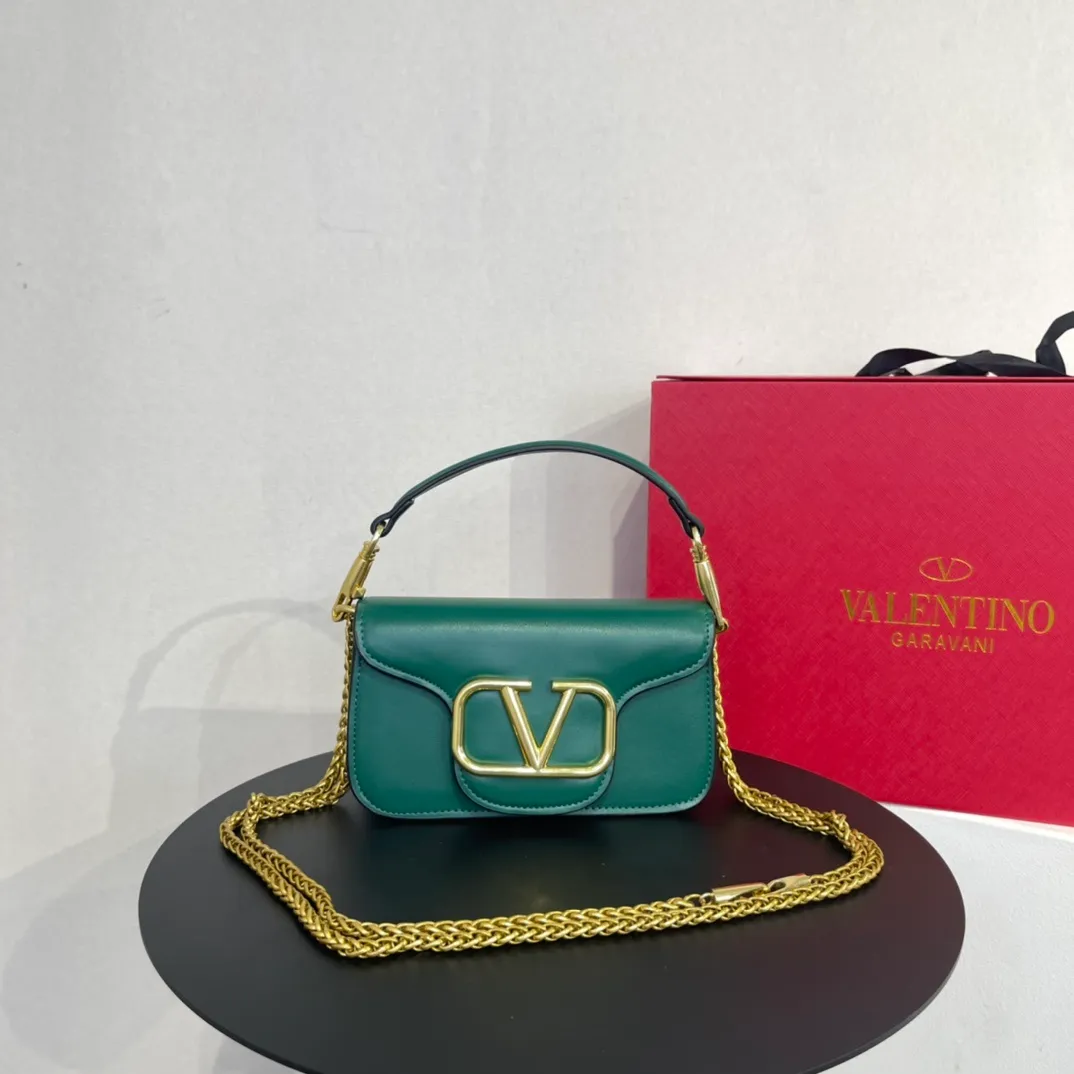 All categories Official website "Brand Women's Bags" Women's Bags 💙 Valentino 2022 Official New Valentino Crossbody Bag Wholesale 58001400 High Quality Size: 20-12-7CM