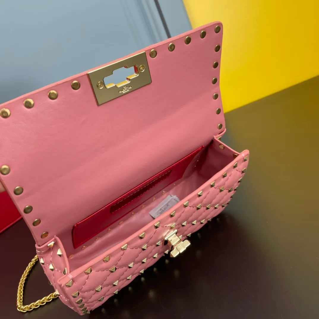 All categories Official website "Brand Women's Bags" Women's Bags 💙 Valentino 2022 Official New Valentino Sheepskin Crossbody Bag Wholesale 58002300 High Quality Size: 20-12-5CM