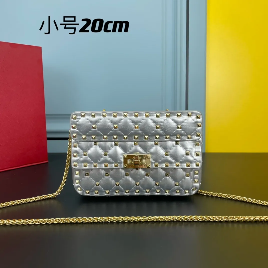 All categories Official website "Brand Women's Bags" Women's Bags 💙 Valentino 2022 Official New Valentino Sheepskin Crossbody Bag Wholesale 58002300 High Quality Size: 20-12-5CM