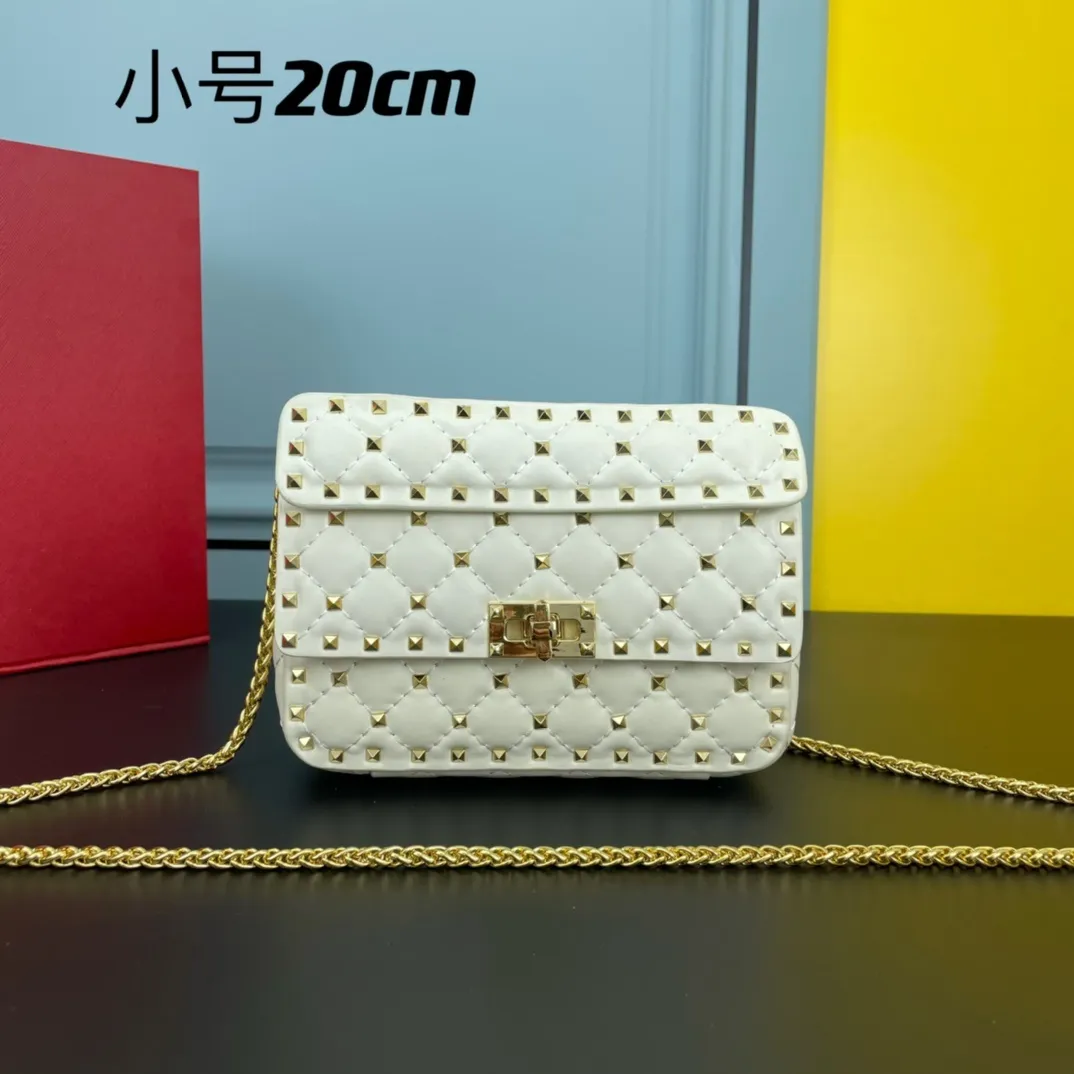 All categories Official website "Brand Women's Bags" Women's Bags 💙 Valentino 2022 Official New Valentino Sheepskin Crossbody Bag Wholesale 58002300 High Quality Size: 20-12-5CM