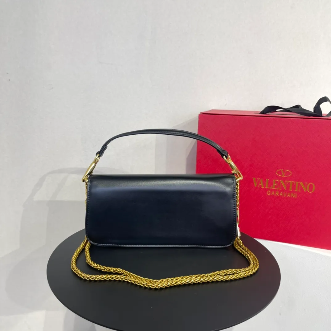 All categories Official website "Brand Women's Bags" Women's Bags 💙 Valentino 2022 Official New Valentino Crossbody Bag Wholesale 58001500 High Quality Size: 28-13-8CM