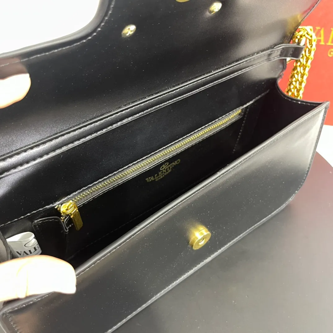 All categories Official website "Brand Women's Bags" Women's Bags 💙 Valentino 2022 Official New Valentino Crossbody Bag Wholesale 58001500 High Quality Size: 28-13-8CM