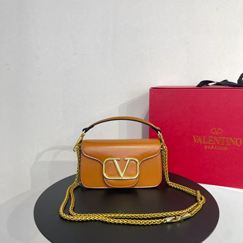 All categories Official website "Brand Women's Bags" Women's Bags 💙 Valentino 2022 Official New Valentino Crossbody Bag Wholesale 58001400 High Quality Size: 20-12-7CM