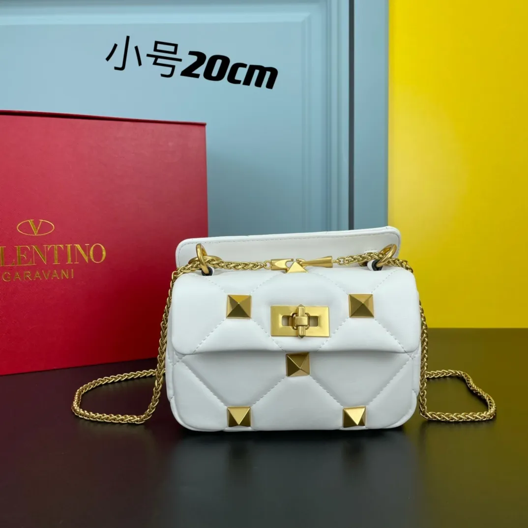 All categories Official website "Brand Women's Bags" Women's Bags 💙 Valentino 2022 Official New Valentino Nappa Sheep Leather Crossbody Bag Wholesale 58002300 High Quality Size: 20-12-7CM