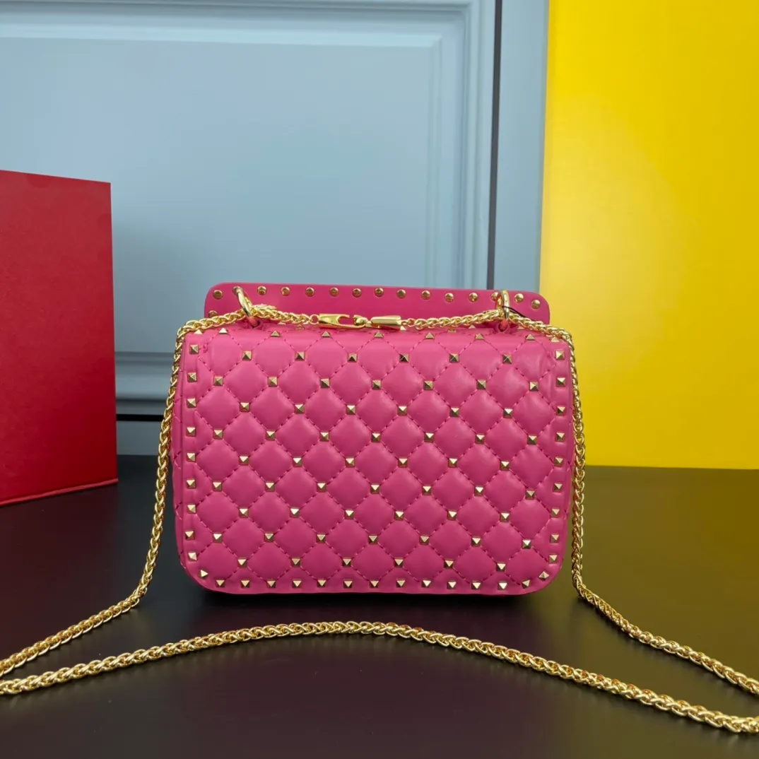 All categories Official website "Brand Women's Bags" Women's Bags 💙 Valentino 2022 Official New Valentino Sheepskin Crossbody Bag Wholesale 58002600 High Quality Size: 24-16-8CM