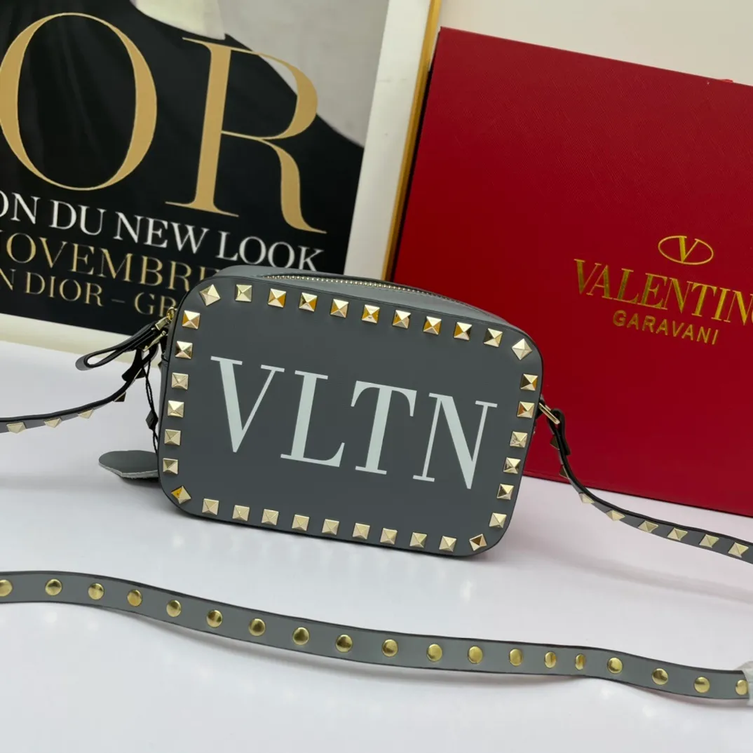 All categories Official website "Brand Women's Bags" Women's Bags 💙 Valentino 2022 Official New Valentino Crossbody Bag Wholesale 58002380 High Quality Size: 18-12-6CM