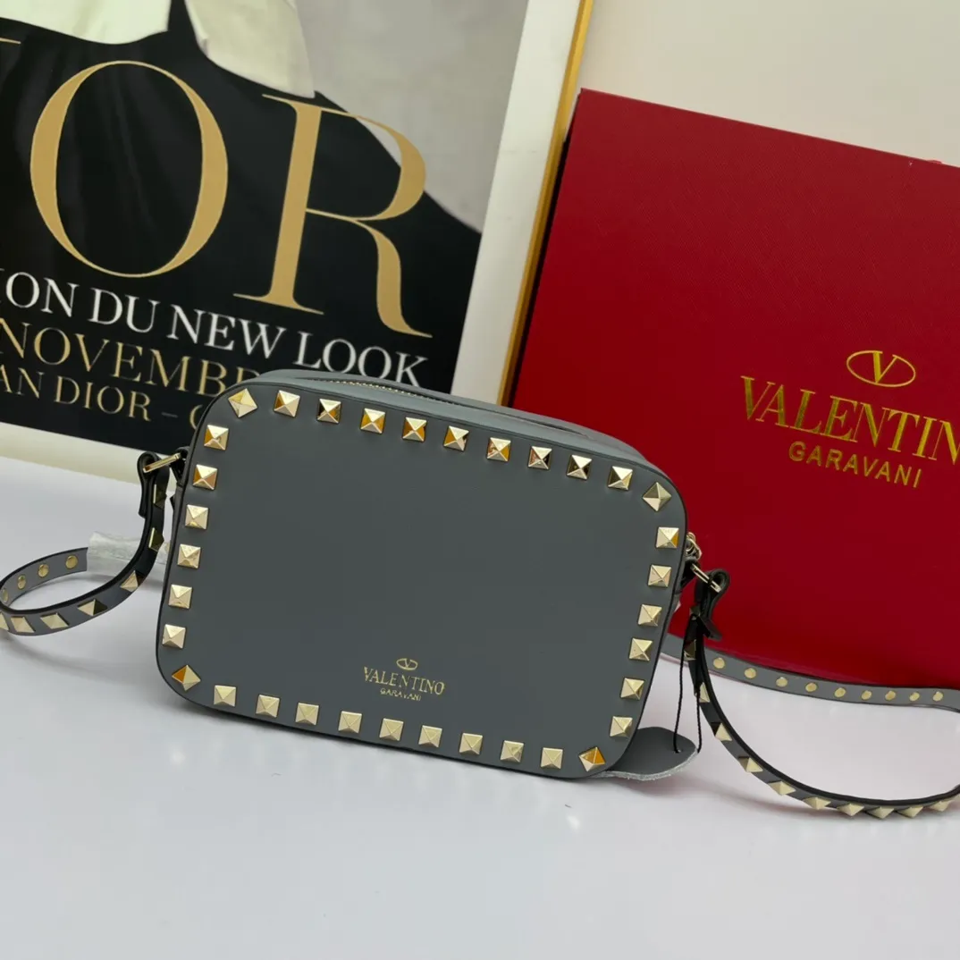 All categories Official website "Brand Women's Bags" Women's Bags 💙 Valentino 2022 Official New Valentino Crossbody Bag Wholesale 58002500 High Quality Size: 18-12-6CM