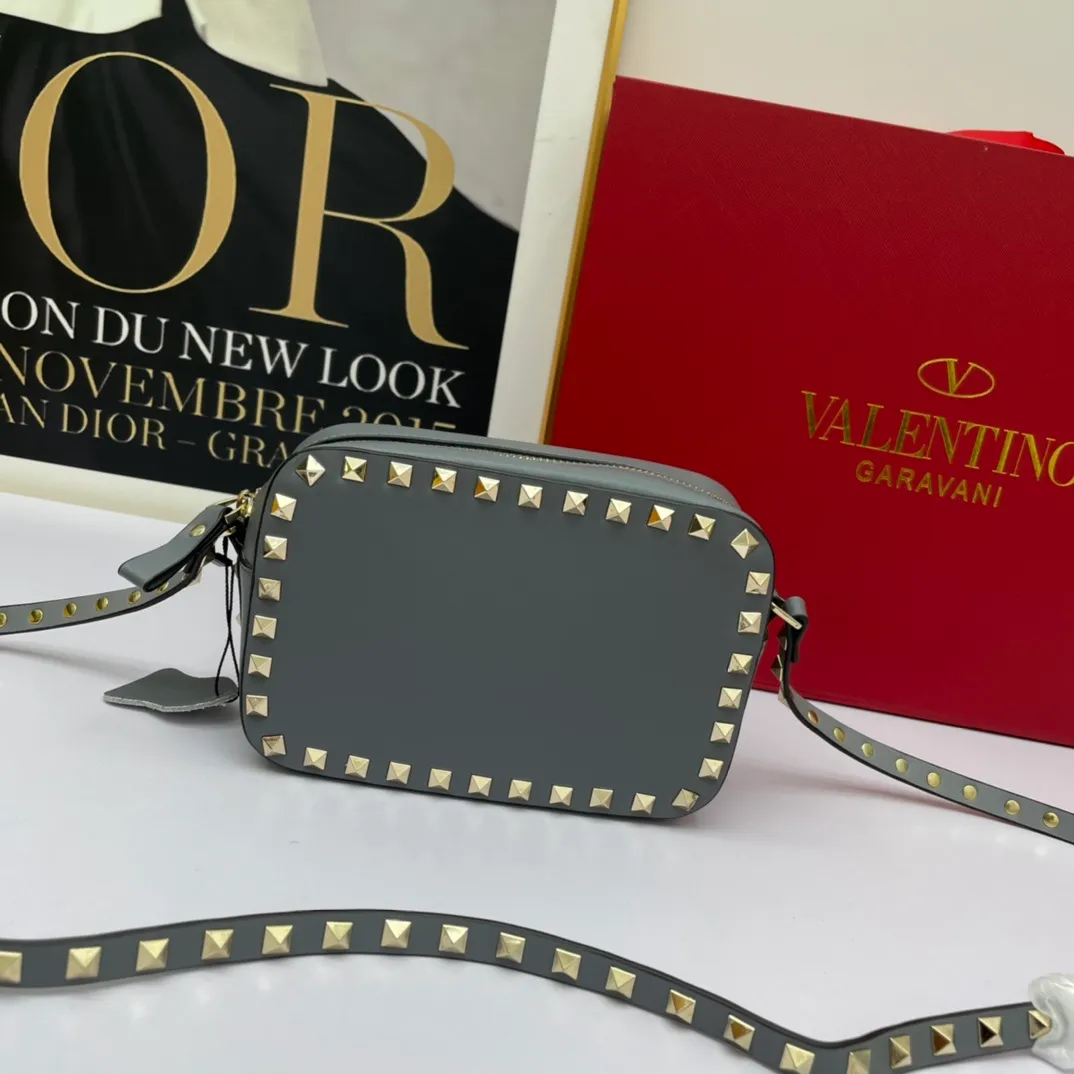 All categories Official website "Brand Women's Bags" Women's Bags 💙 Valentino 2022 Official New Valentino Crossbody Bag Wholesale 58002500 High Quality Size: 18-12-6CM