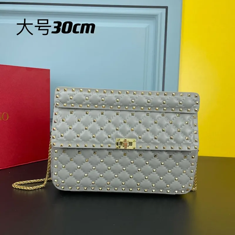 All categories Official website "Brand Women's Bags" Women's Bags 💙 Valentino 2022 Official New Valentino Soft Sheepskin Crossbody Bag Wholesale 58003100 High Quality Size: 30-8.5-20CM