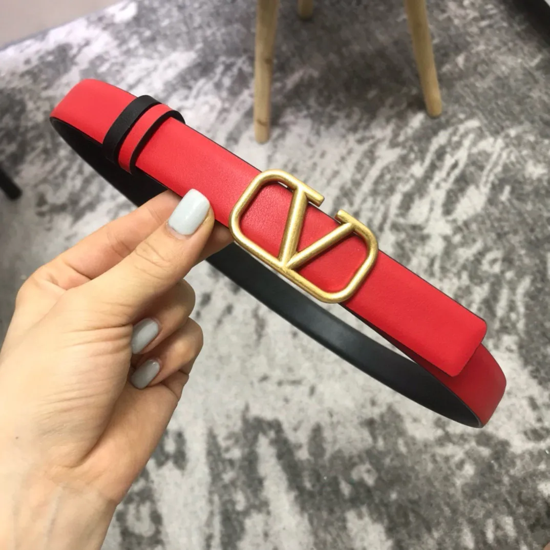 P180 Valentino classic letter series, the same style as the stars. Width 2.5CM. The hardware is made of classic cowhide leather fabric with logo. It can be worn on both sides! A non-contrasting belt! Goddess style and couple style! Fashion essentials for men and women [color][color][color]
