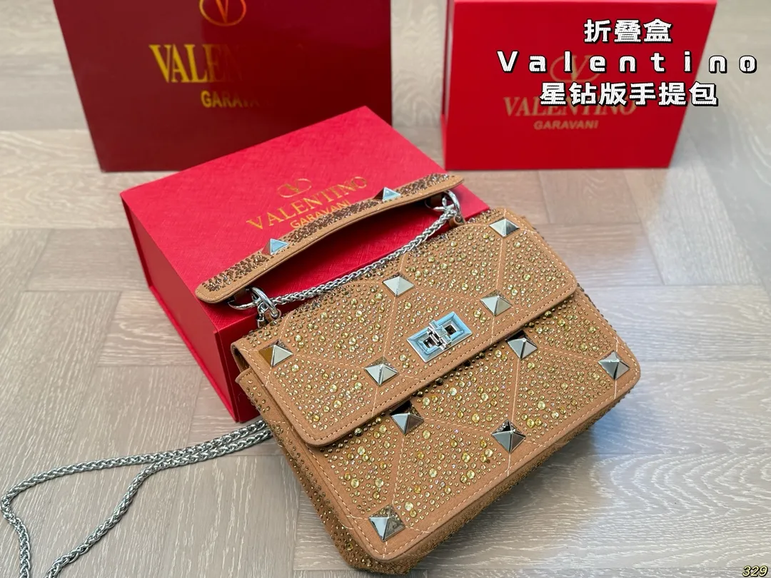 5️⃣color ¥420 folding box Valentino star diamond version handbag Simple bag silhouette unlocks fashionable charm Can be salty or sweet Make you the most beautiful girl on the street Very versatile yyds Size: 24 16