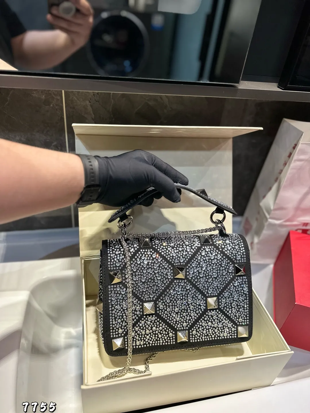 ❤️P420 (gift box packaging)❤️ Valentino rhinestone bag, versatile and fashionable, super good-looking, a must-have item for every trendy and cool girl/ Size: 24 17