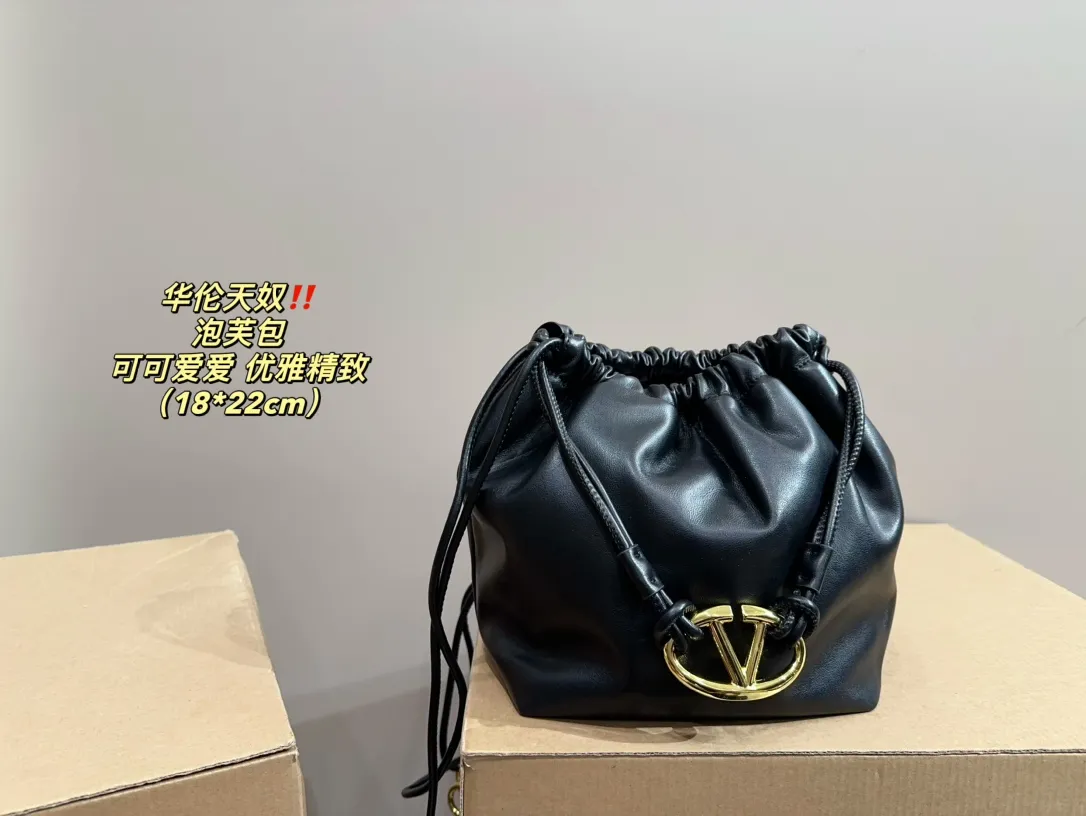 P270 comes with folding box ⚠️Size 18.22 Valentino puff bag cute, small and exquisite, elegant and exquisite, a must-have for fairies