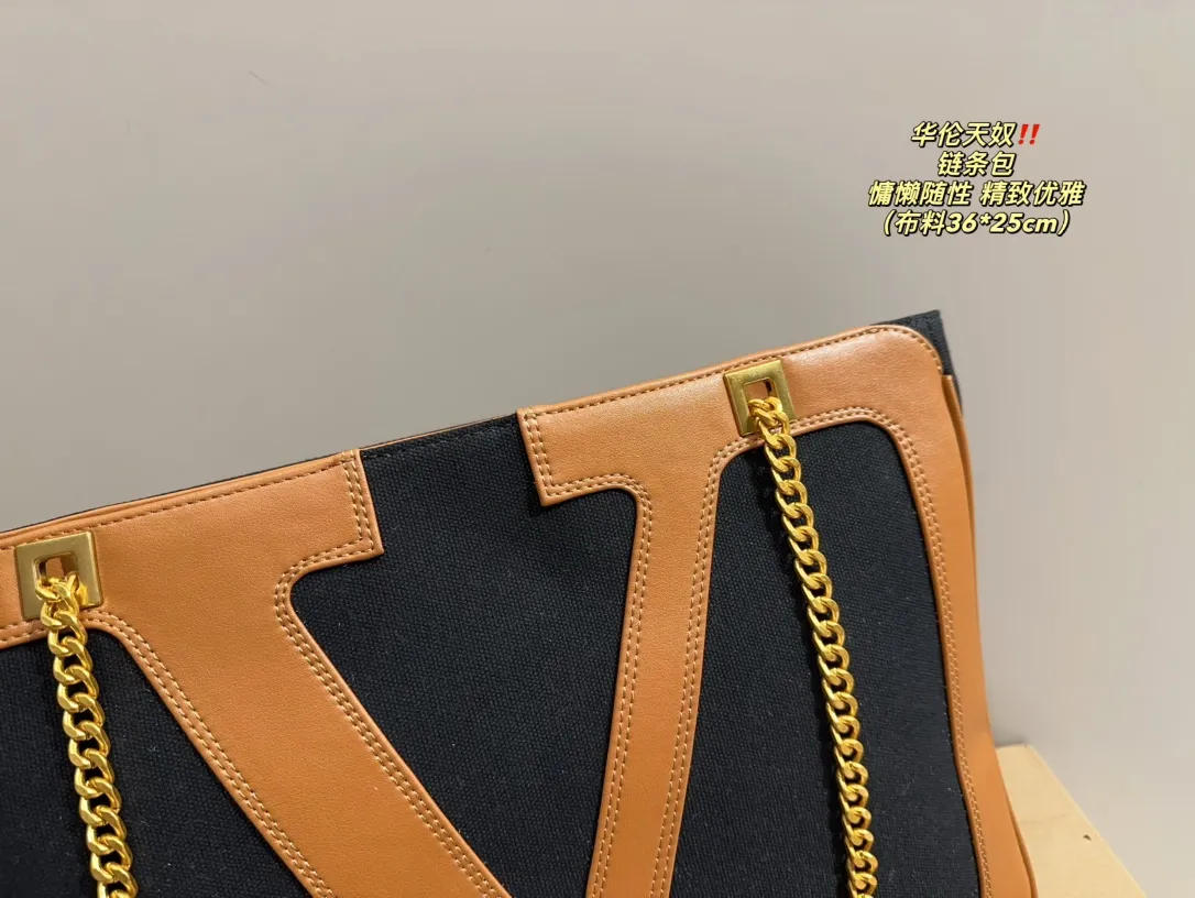 P370⚠️Size 36.25 Valentino chain bag (fabric). The texture is very high-end. The capacity is super large and very durable. I carry it on the street every day and the rate of return is 100%. It has this casual and lazy feeling.