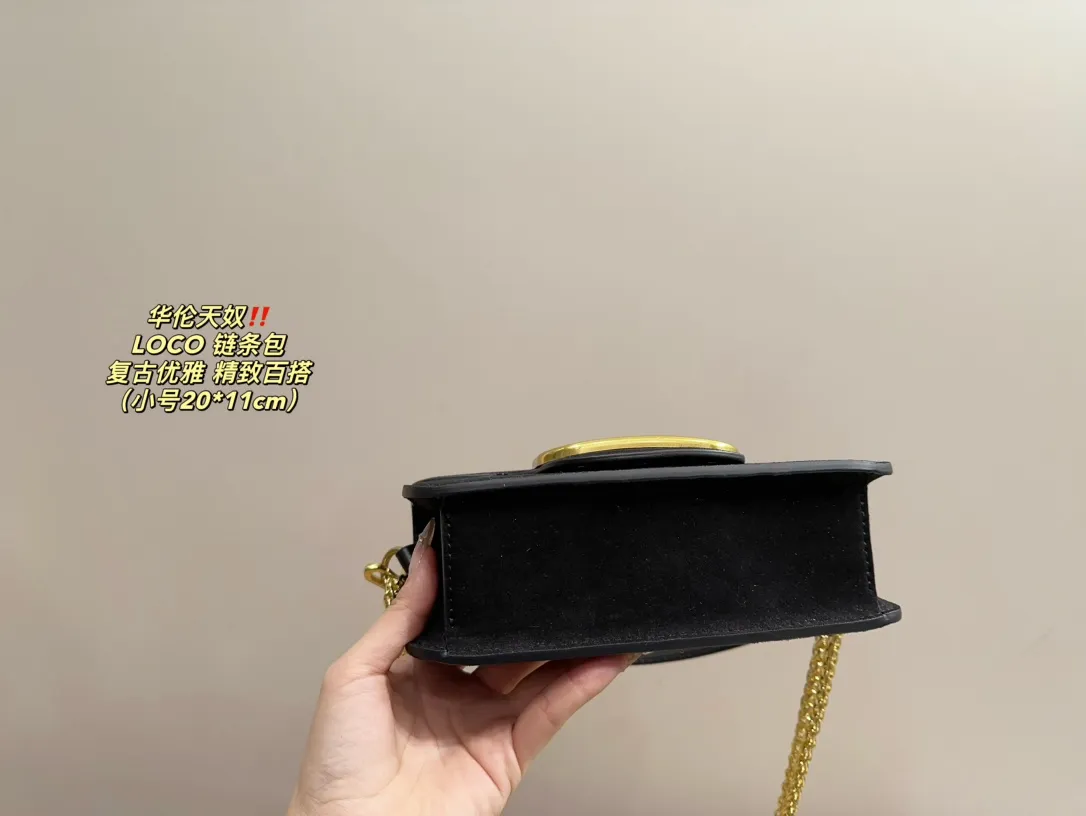 Large P350 with folding box⚠️Size 26.12 Small P330 with folding box⚠️Size 20.11 Valentino suede LOCO chain bag Retro and elegant, full of high-end feel, moderate size, touching capacity, easy to carry in casual and formal wear