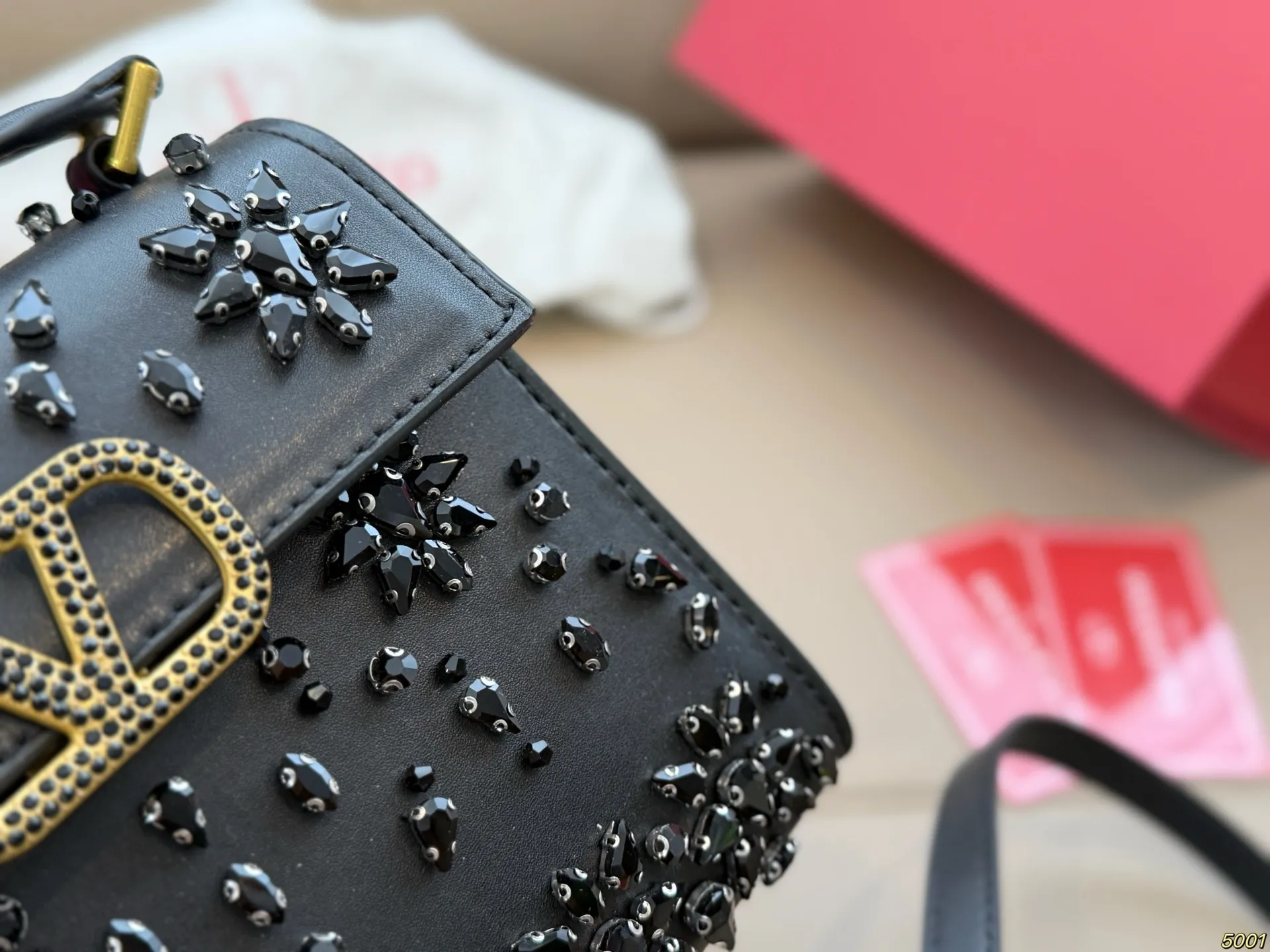 ¥460 Folding box Valentino star diamond version handbag Simple bag silhouette unlocks fashionable charm Can be salty or sweet Make you the most beautiful girl on the street Very versatile yyds Size: 18 14