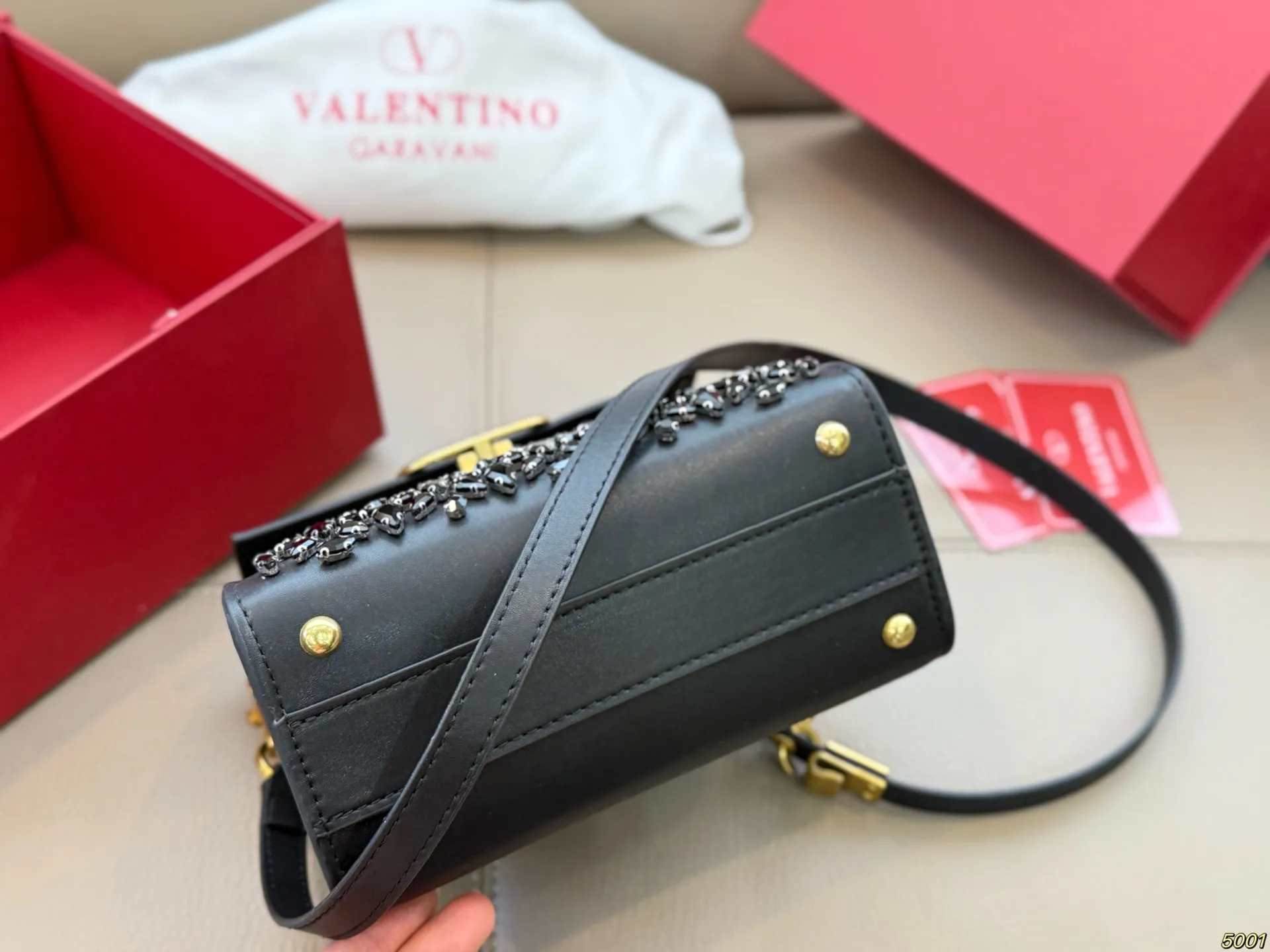 ¥460 Folding box Valentino star diamond version handbag Simple bag silhouette unlocks fashionable charm Can be salty or sweet Make you the most beautiful girl on the street Very versatile yyds Size: 18 14