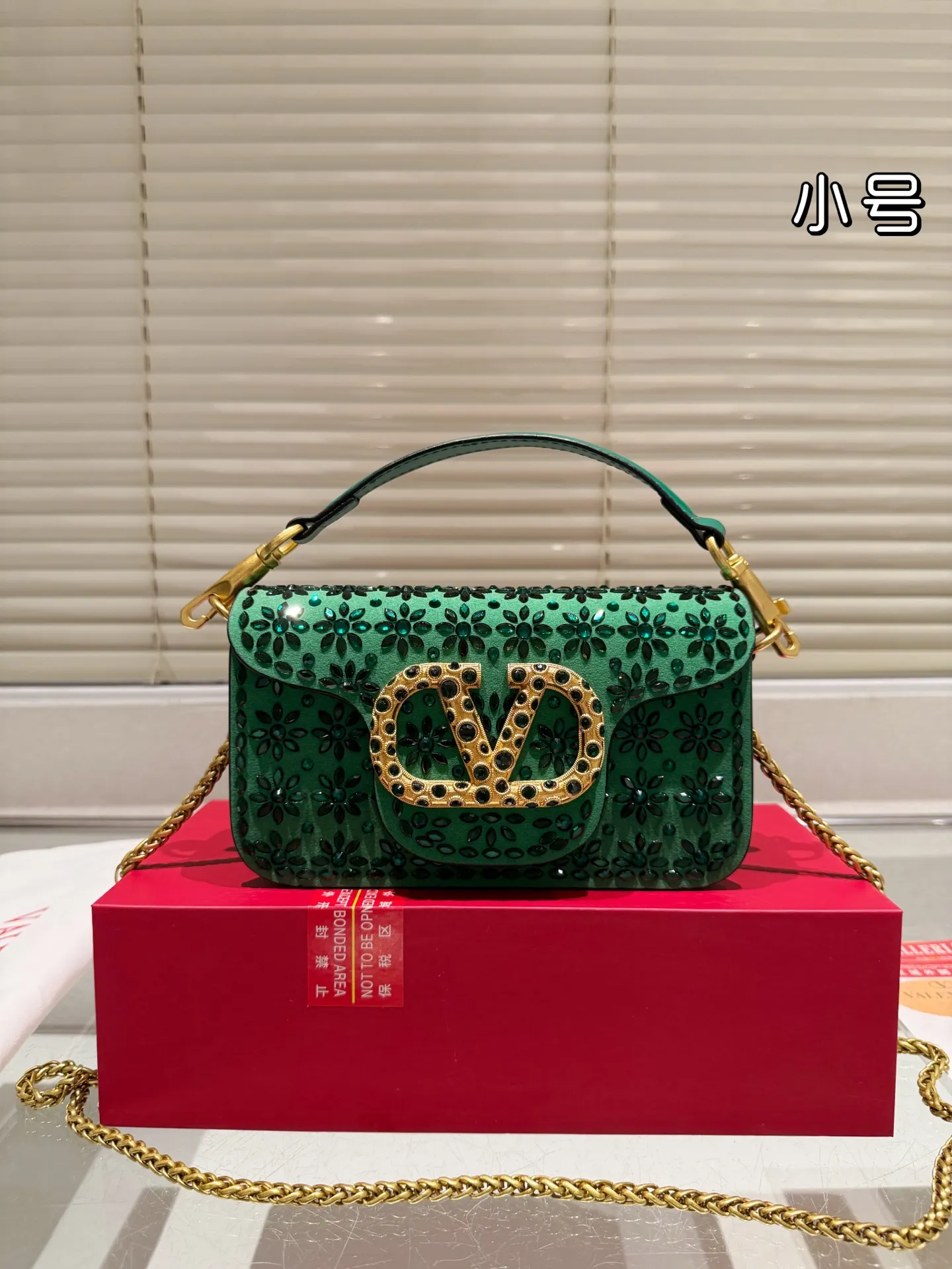 P400 P390 folding box ⚠️ size 27.10 20.9 Valentino, versatile classic, exquisite one, transparent bag, really super invincible and cute, full of fairy spirit, a must-have for young ladies every day