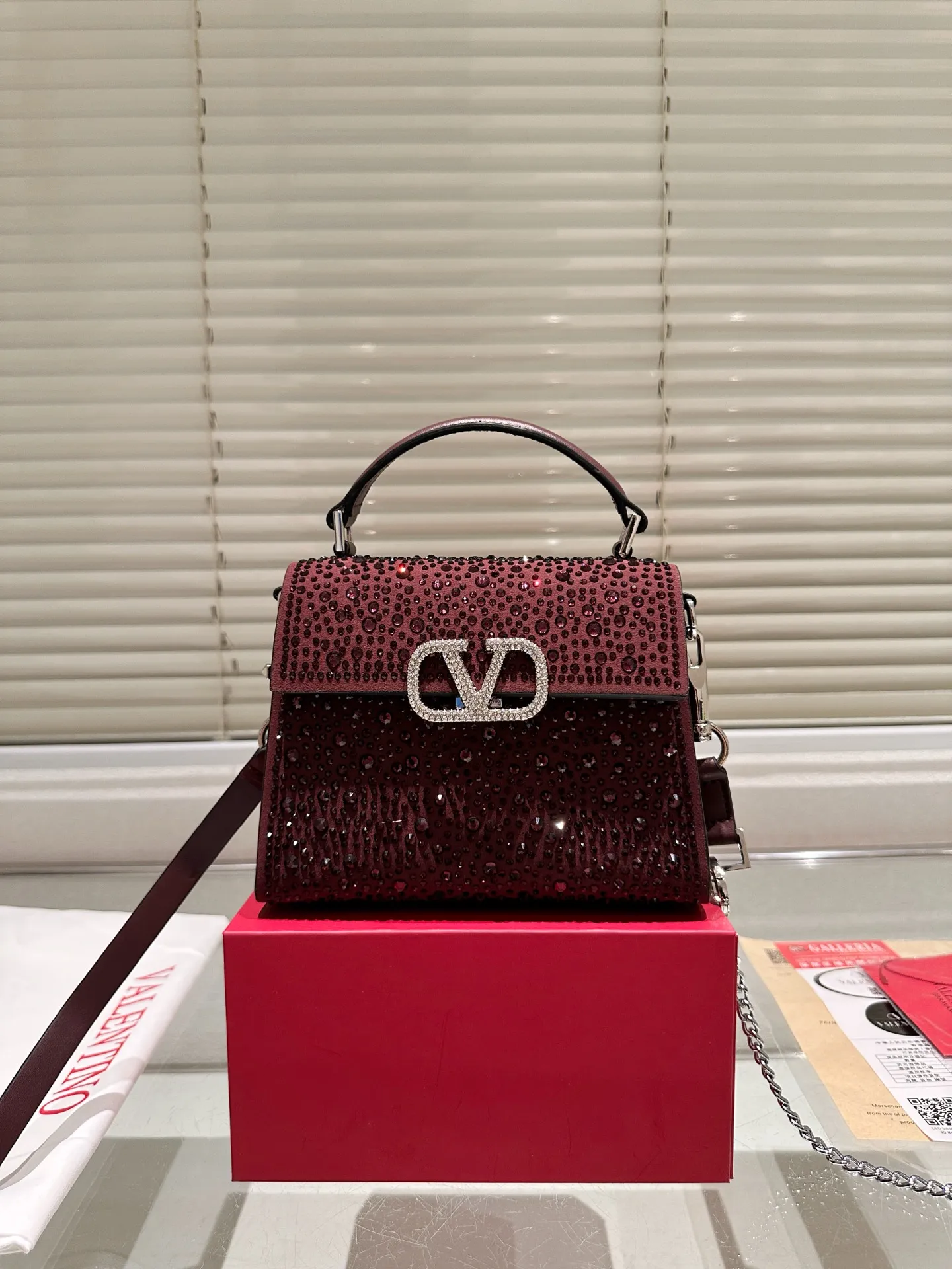 P390 Size 21 diamond bag Valentino Loco chain bag The texture is so beautiful that the upper body is really classy. Don’t be too attractive when shopping in daily life
