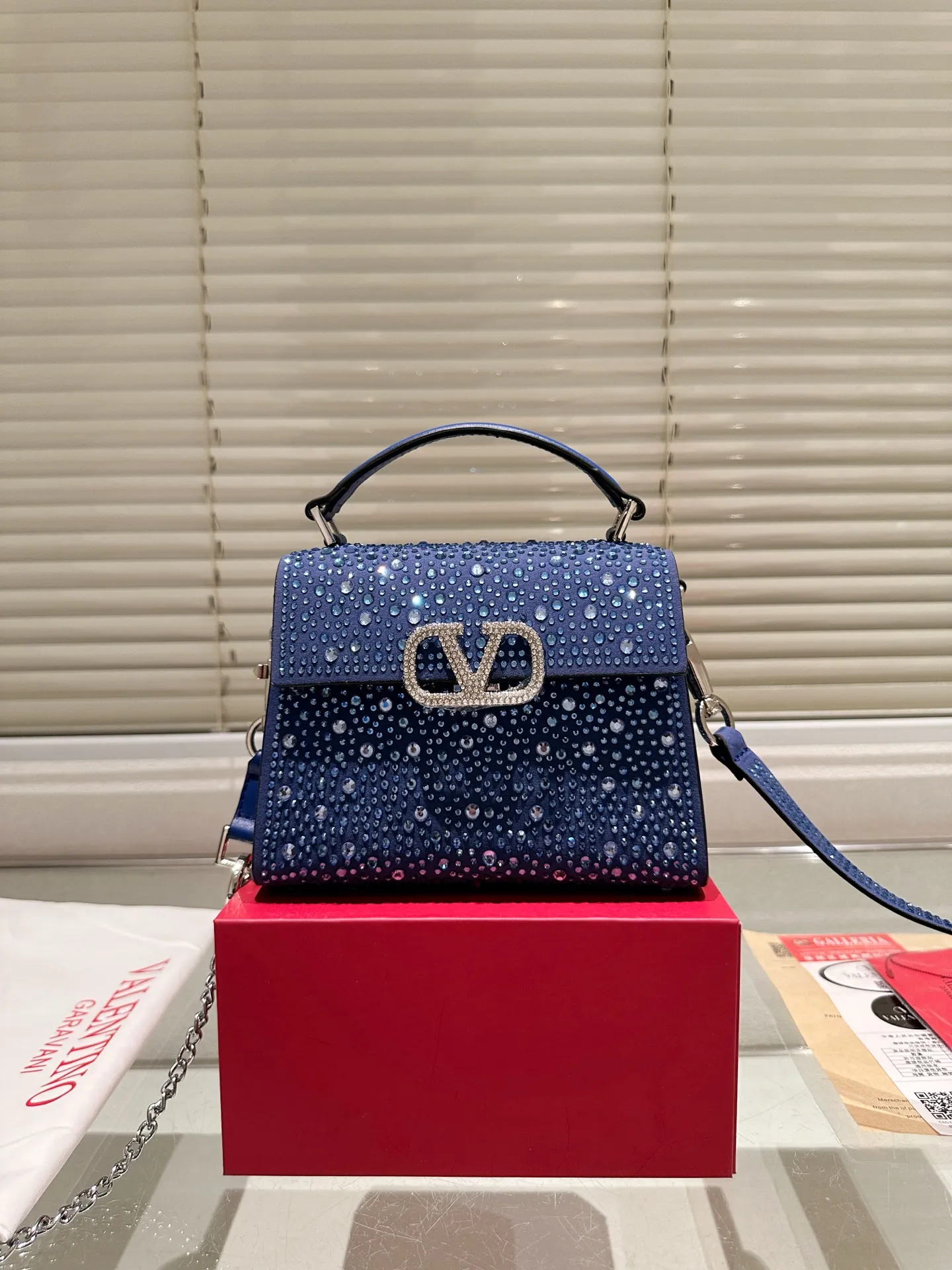 P390 Size 21 diamond bag Valentino Loco chain bag The texture is so beautiful that the upper body is really classy. Don’t be too attractive when shopping in daily life