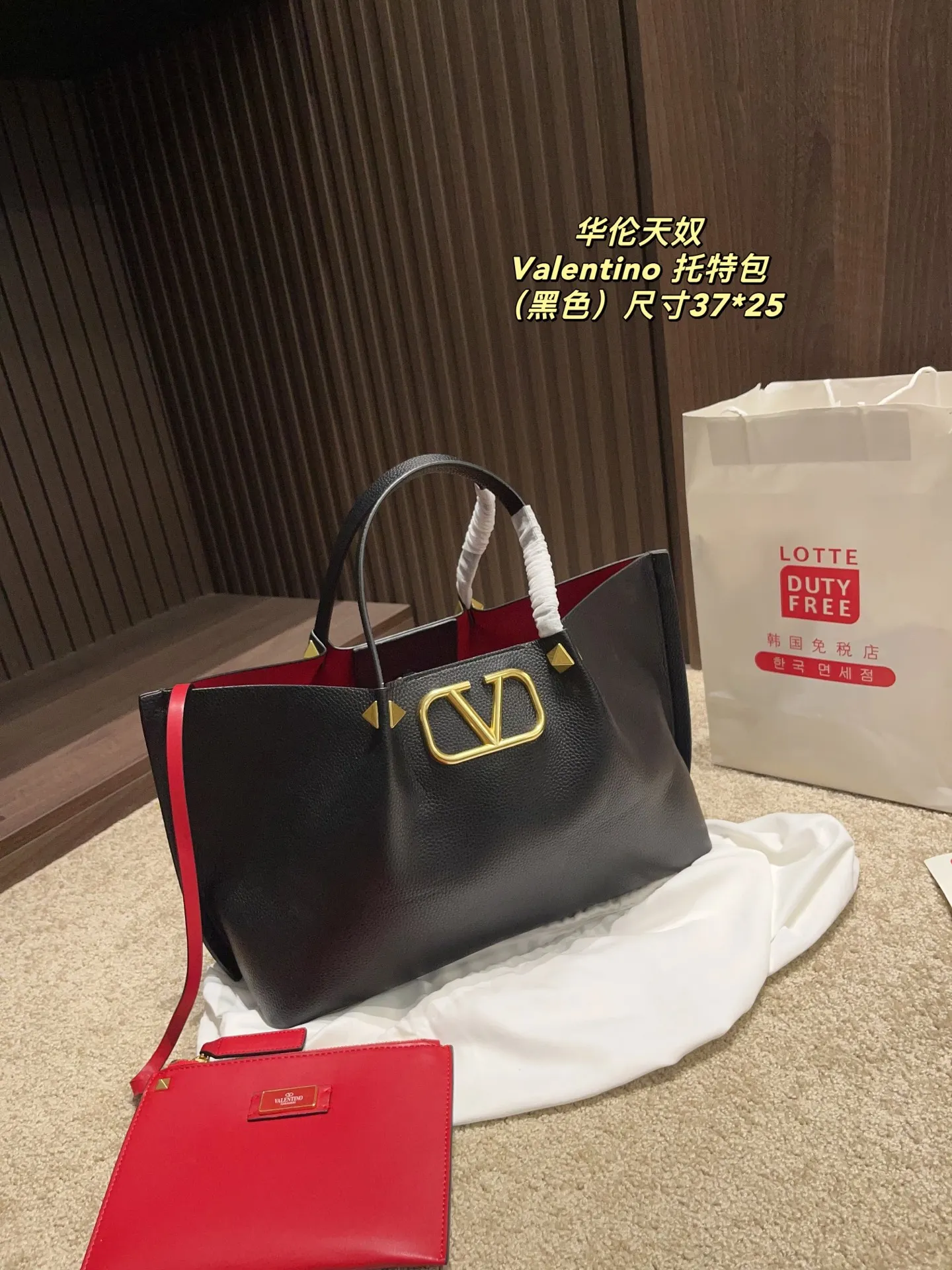 p360⚠️Size 37.25 Valentino tote bag handle, shoulder strap, can be carried by hand or shoulder! Full of high-end fashion, it is the first choice for this summer