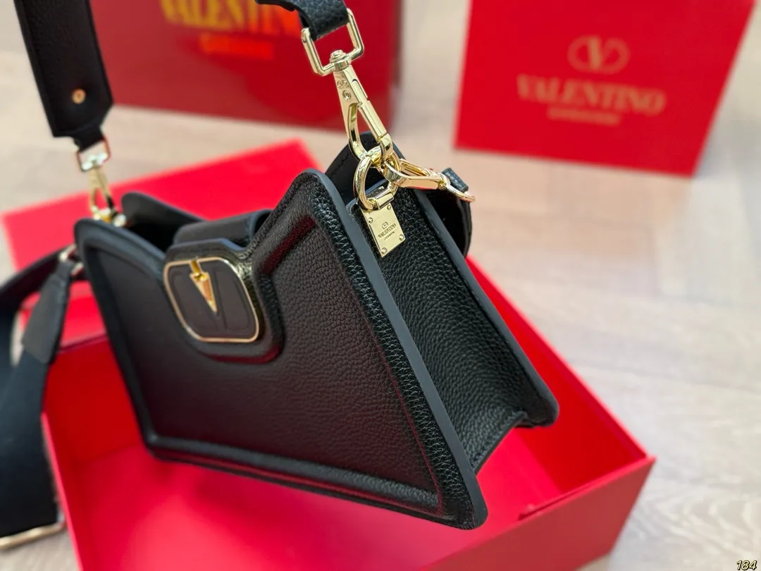 ¥290 Folding box Valentino Versatile classic, exquisite one, really super invincible and cute, full of fairy spirit, a must-have for girls every day, size 26 15