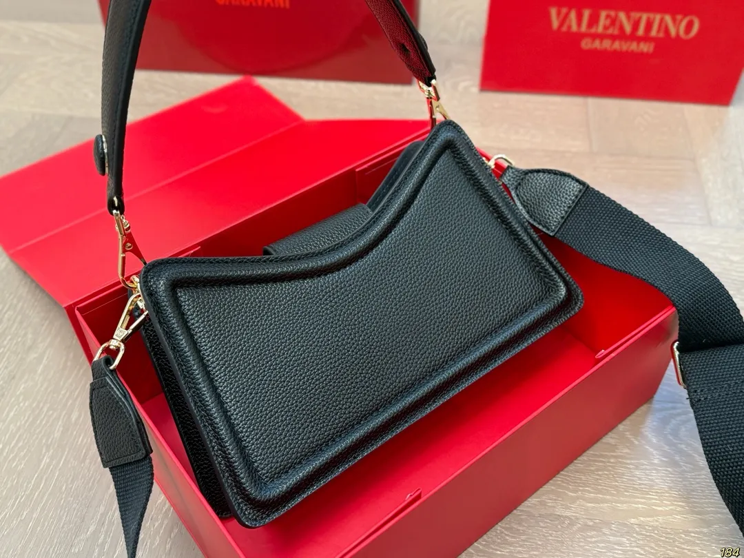 ¥290 Folding box Valentino Versatile classic, exquisite one, really super invincible and cute, full of fairy spirit, a must-have for girls every day, size 26 15