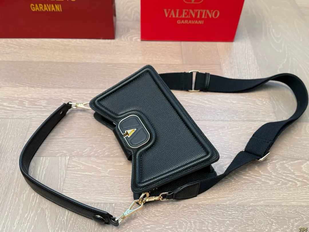 ¥290 Folding box Valentino Versatile classic, exquisite one, really super invincible and cute, full of fairy spirit, a must-have for girls every day, size 26 15
