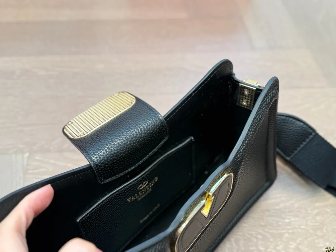 ¥290 Folding box Valentino Versatile classic, exquisite one, really super invincible and cute, full of fairy spirit, a must-have for girls every day, size 26 15
