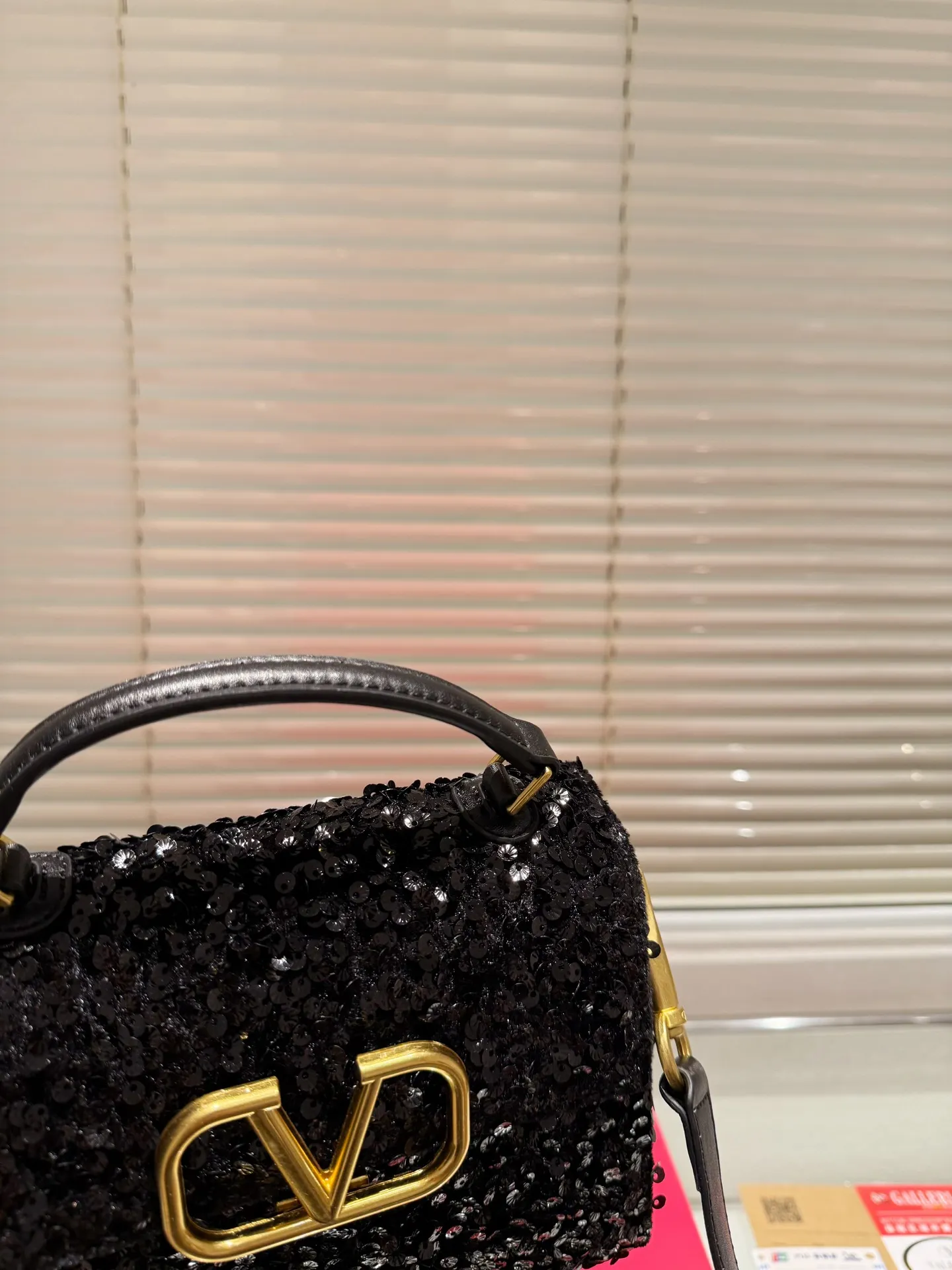 P350 Size 21 diamond bag Valentino Loco chain bag The texture is so beautiful that the upper body is really too textured. Don’t be too attractive when shopping in daily life