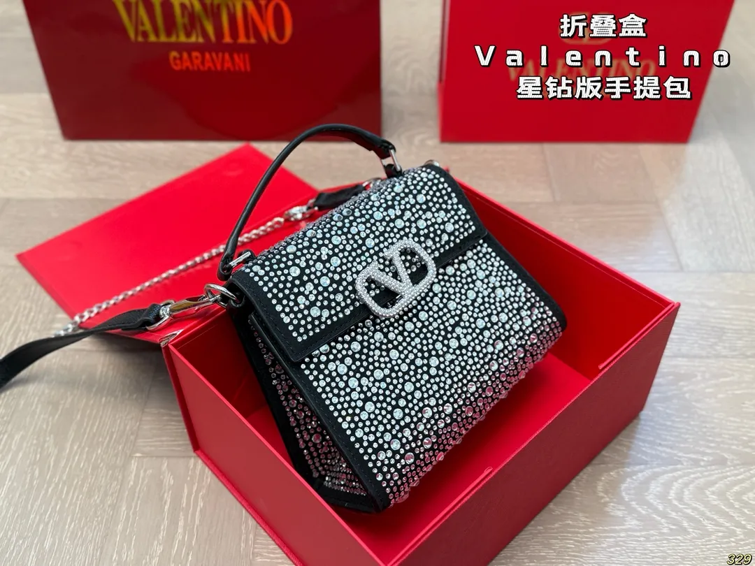 8️⃣Color ¥340 folding box Valentino Star Diamond Edition handbag Simple bag silhouette unlocks fashionable charm Can be salty or sweet Make you the most beautiful girl on the street Very versatile yyds Size: 18 14