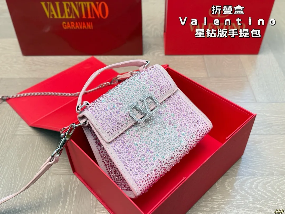 8️⃣Color ¥340 folding box Valentino Star Diamond Edition handbag Simple bag silhouette unlocks fashionable charm Can be salty or sweet Make you the most beautiful girl on the street Very versatile yyds Size: 18 14