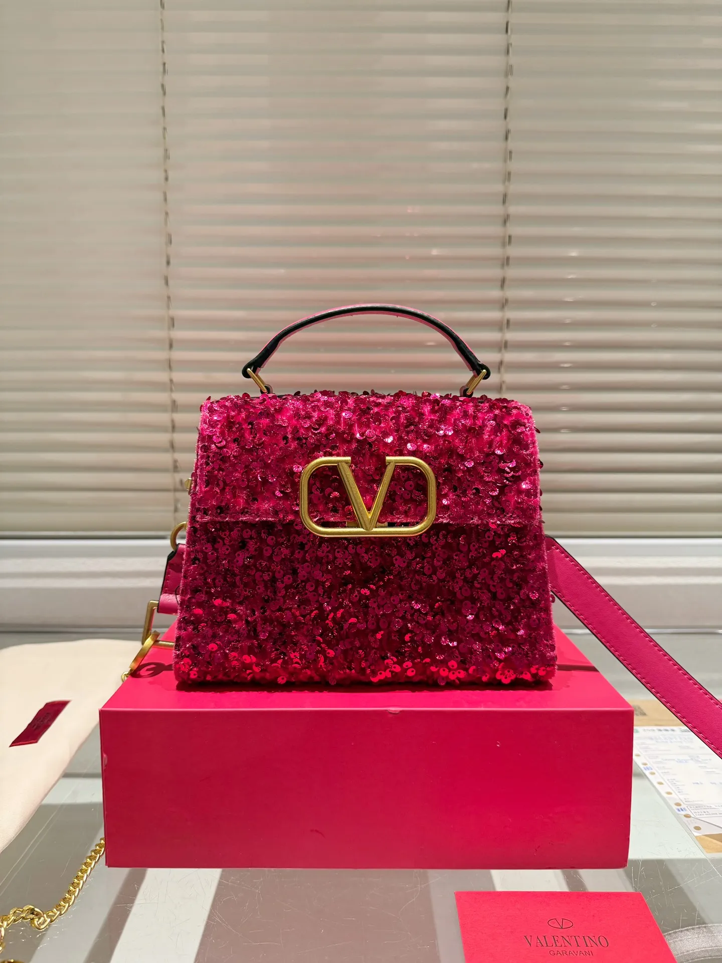 P350 Size 21 diamond bag Valentino Loco chain bag The texture is so beautiful that the upper body is really too textured. Don’t be too attractive when shopping in daily life