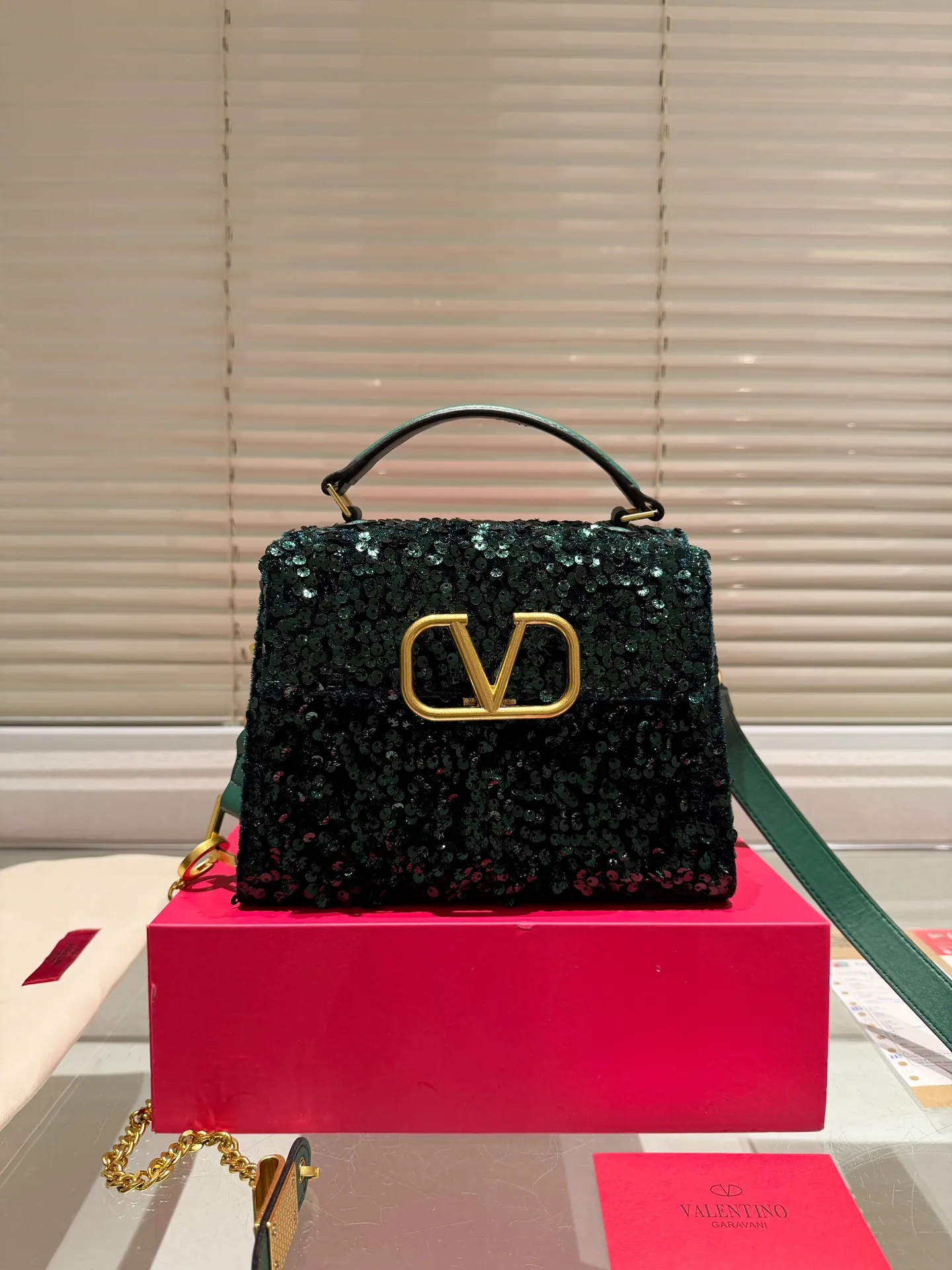 P350 Size 21 diamond bag Valentino Loco chain bag The texture is so beautiful that the upper body is really too textured. Don’t be too attractive when shopping in daily life