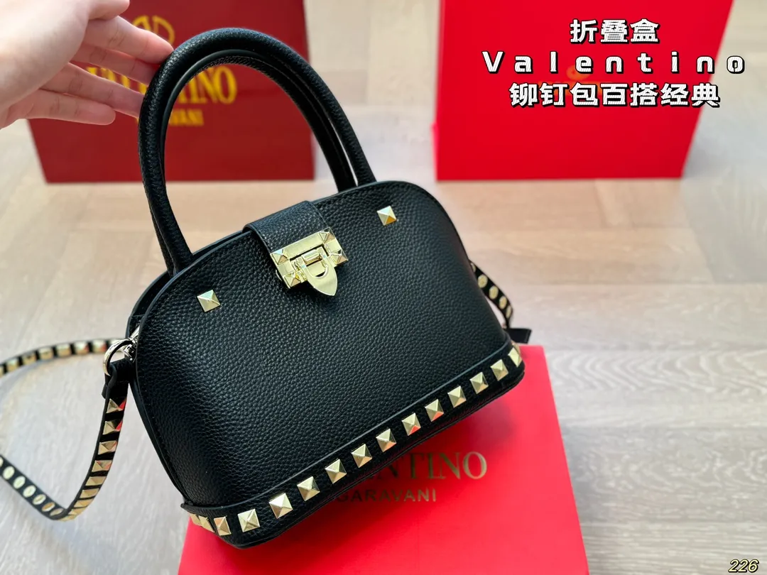4️⃣Color ¥360 folding box Valentino rivet bag, versatile classic, exquisite one, really super invincible and cute, full of fairy spirit, a must-have for girls every day, size 21 16