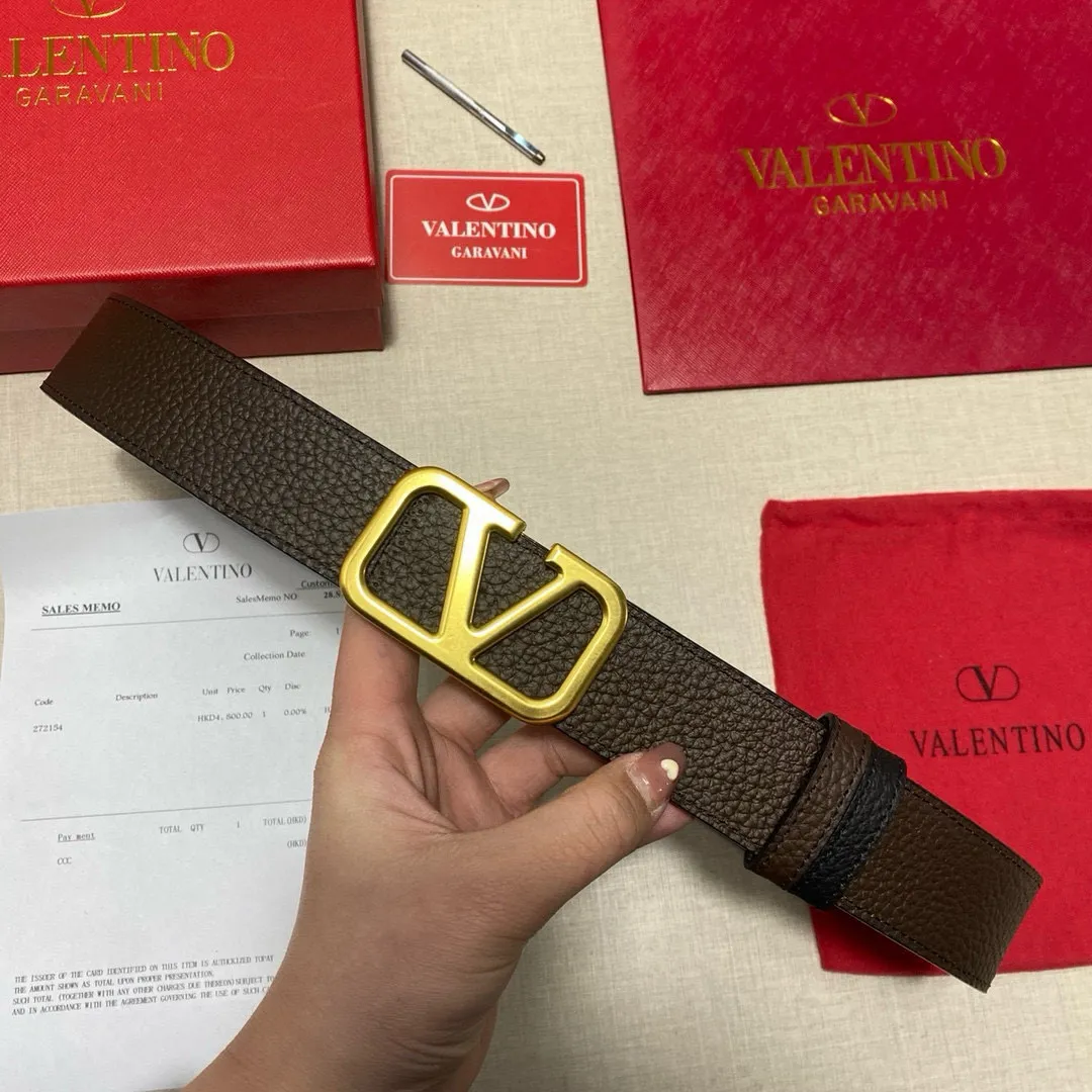 ✈️🇮🇹Brand: Valentino Valevtlo imitation copper buckle 60 ✈️🇮🇹Grade: 🚢Original private goods. First-layer cowhide coffee sole, sold at counters🈶️, comparable to the genuine product! Exquisite oil edges, computer stitching, soft hand feel. No modifications in real photos. The upper body effect is super good, and the length can be cut. Comes with a full set of packaging at the counter. The first choice for gifting. Free eye needle ✈️🇮🇹Button head: imitation copper buckle hardware ✈️🇮🇹Length: 100-125cm 3.8cm specifications ✈️🇮🇹Color: black