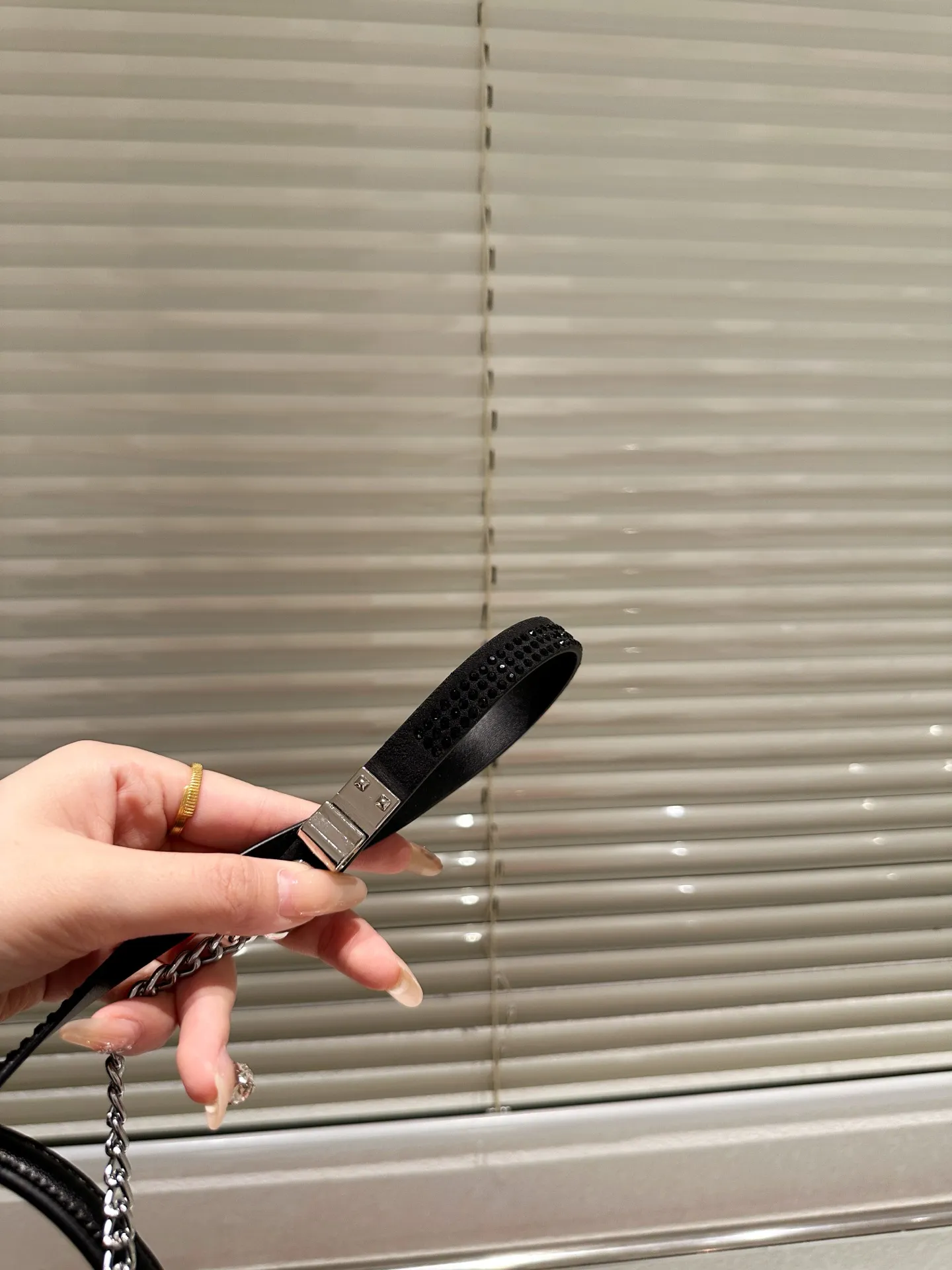 P390 Size 21 diamond bag Valentino Loco chain bag The texture is so beautiful that the upper body is really classy. Don’t be too attractive when shopping in daily life