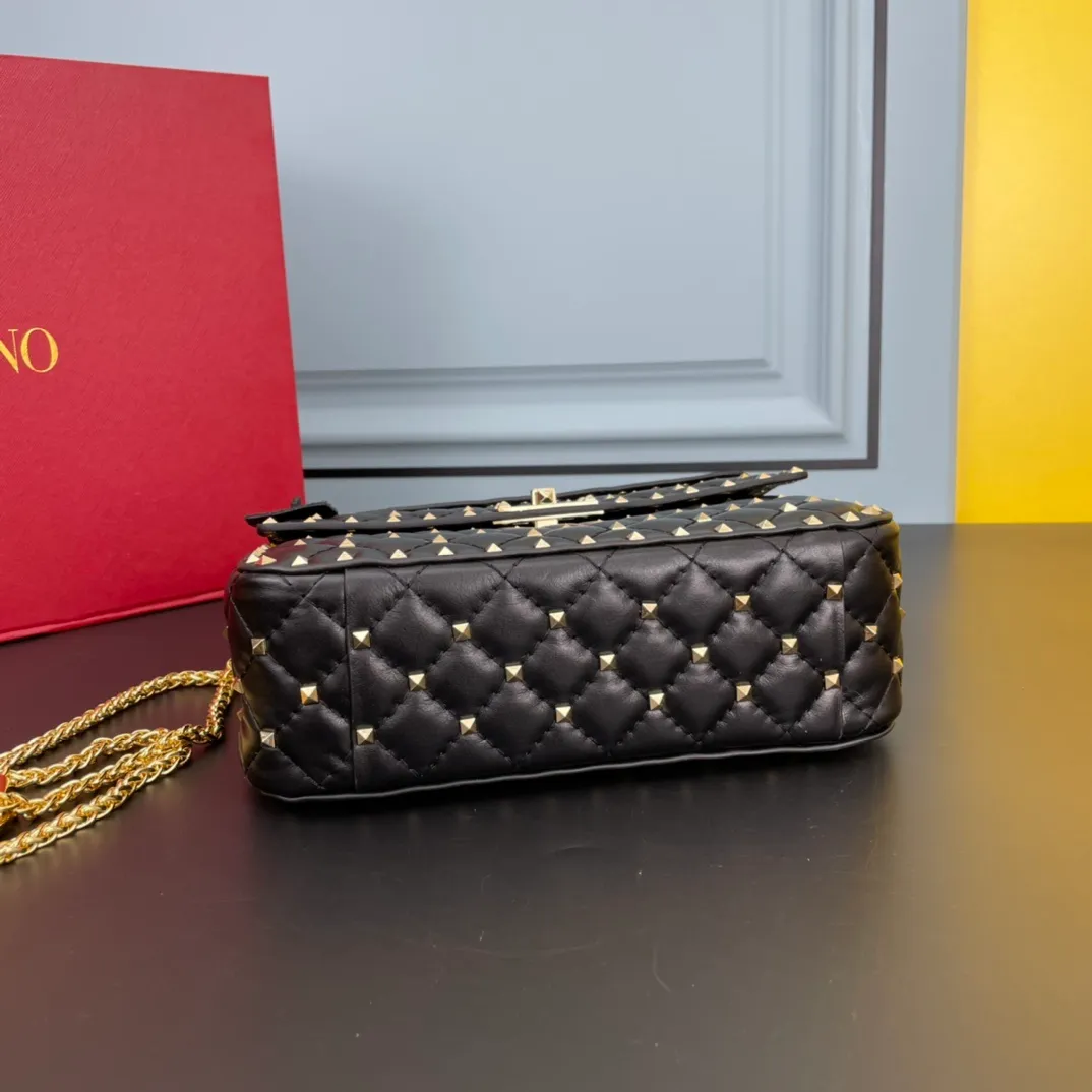 All categories Official website "Brand Women's Bags" Women's Bags 💙 Valentino 2022 Official New Valentino Sheepskin Crossbody Bag Wholesale 58002600 High Quality Size: 24-16-8CM