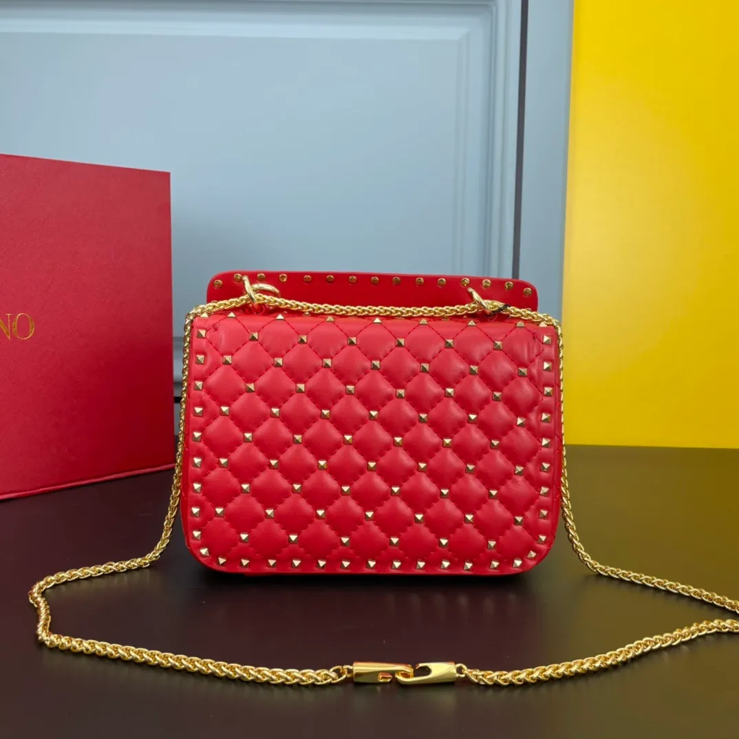 All categories Official website "Brand Women's Bags" Women's Bags 💙 Valentino 2022 Official New Valentino Sheepskin Crossbody Bag Wholesale 58002600 High Quality Size: 24-16-8CM