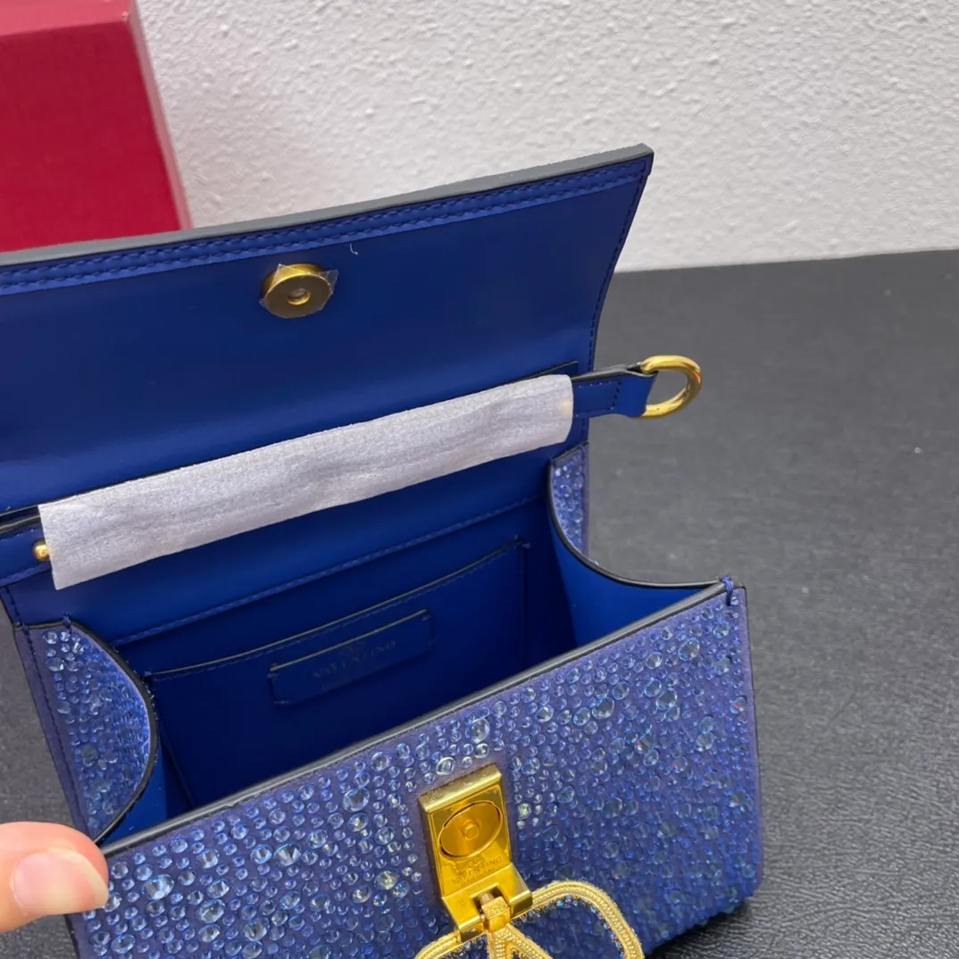 All categories Official website "Brand Women's Bags" Women's Bags 💙 Valentino replica VALENTINO, fine imitation VALENTINO bags, VALENTINO shoulder bags, 2023 official latest version VALENTINO handbags, bag factory, original material, size: 19-13-9CM