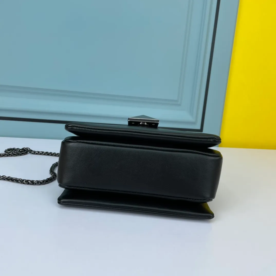 All categories Official website "Brand Women's Bags" Women's Bags 💙 Valentino 2022 Official New Valentino Cowhide Crossbody Bag Wholesale 58002300 High Quality Size: 20-15-10CM