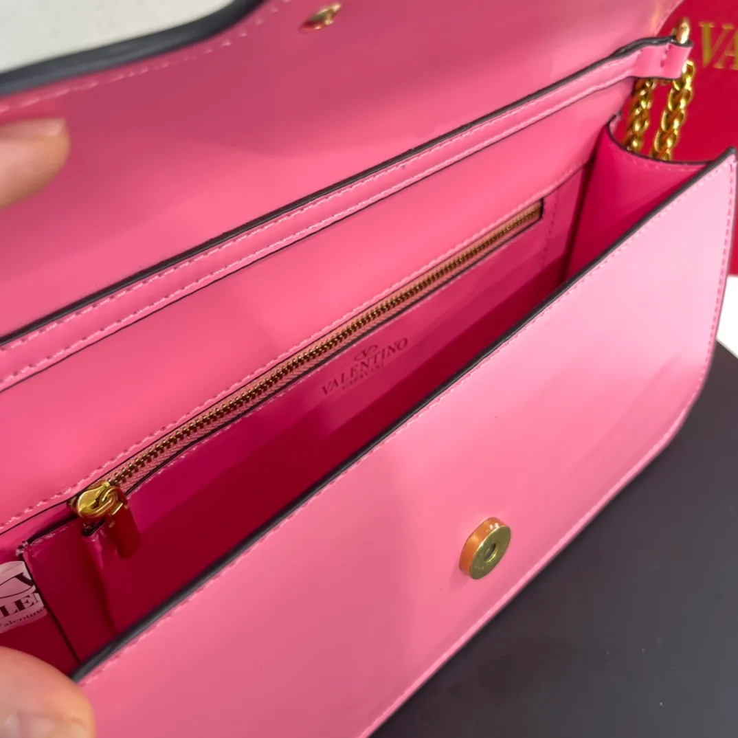 All categories Official website "Brand Women's Bags" Women's Bags 💙 Valentino 2022 Official New Valentino Crossbody Bag Wholesale 58001500 High Quality Size: 28-13-8CM