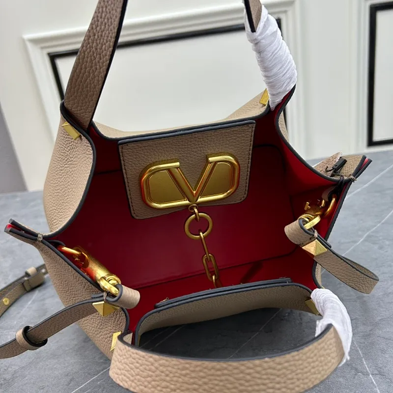 All Categories Official Website "Brand Women's Bags" Women's Bags 💙 Valentino 2025 New VALENTINO Crossbody Bag