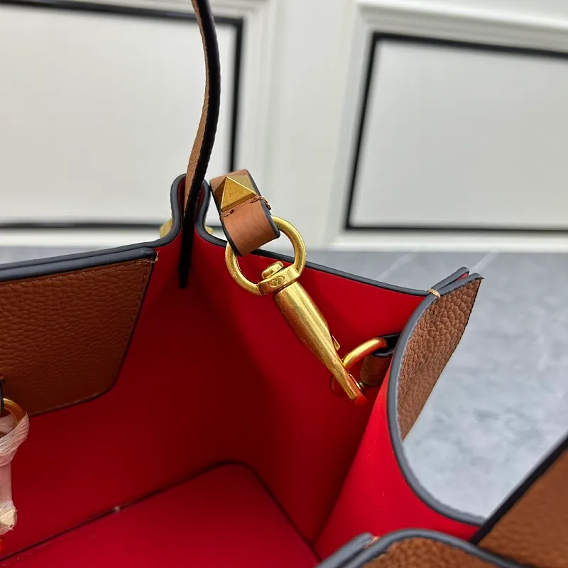 All Categories Official Website "Brand Women's Bags" Women's Bags 💙 Valentino 2025 New VALENTINO Crossbody Bag