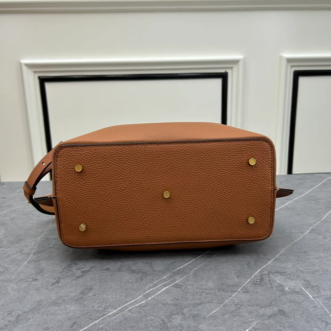 All Categories Official Website "Brand Women's Bags" Women's Bags 💙 Valentino 2025 New VALENTINO Crossbody Bag