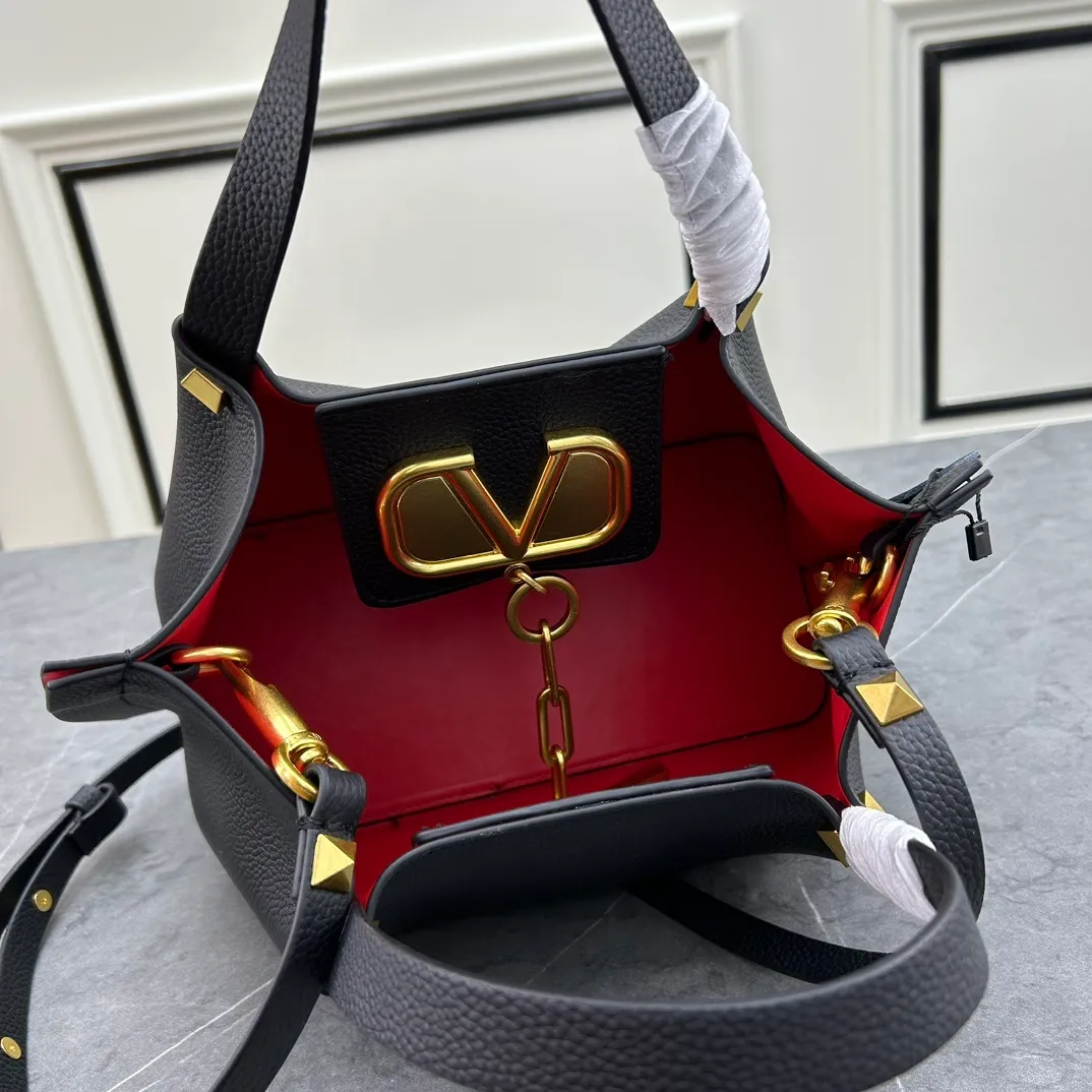 All Categories Official Website "Brand Women's Bags" Women's Bags 💙 Valentino 2025 New VALENTINO Crossbody Bag